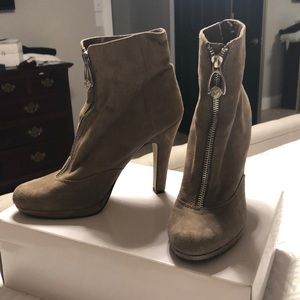 Anne Klein front zipper boot heels